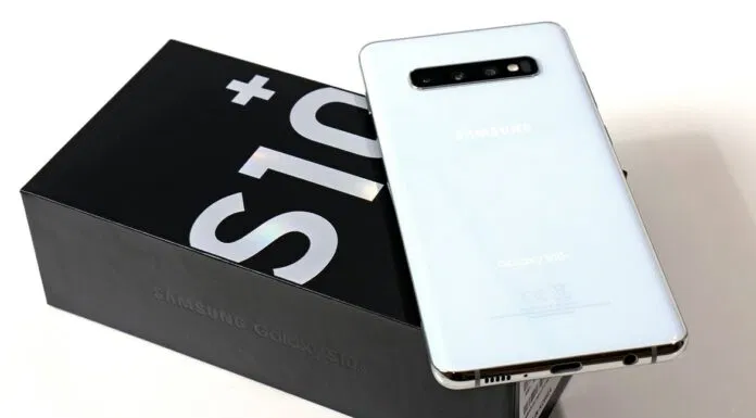 Galaxy S10+ trong màu trắng Pha lê