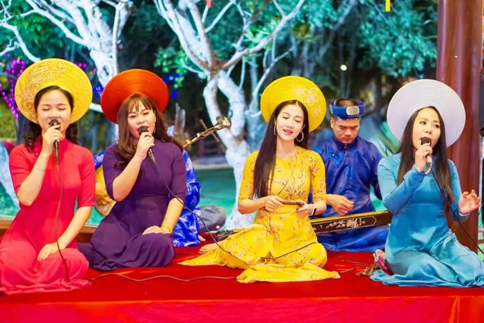 Hò Huế