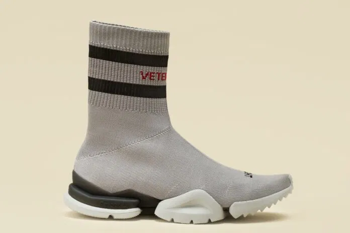 title https-hypebeast-com-wp-content-blogs-dir-6-files-2017-11-vetements-guram-gvasalia-reebok-running-shoes-1