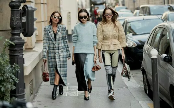 Những chiếc kính râm luôn là phụ kiện "nằm lòng" của các Fashionista kính râm