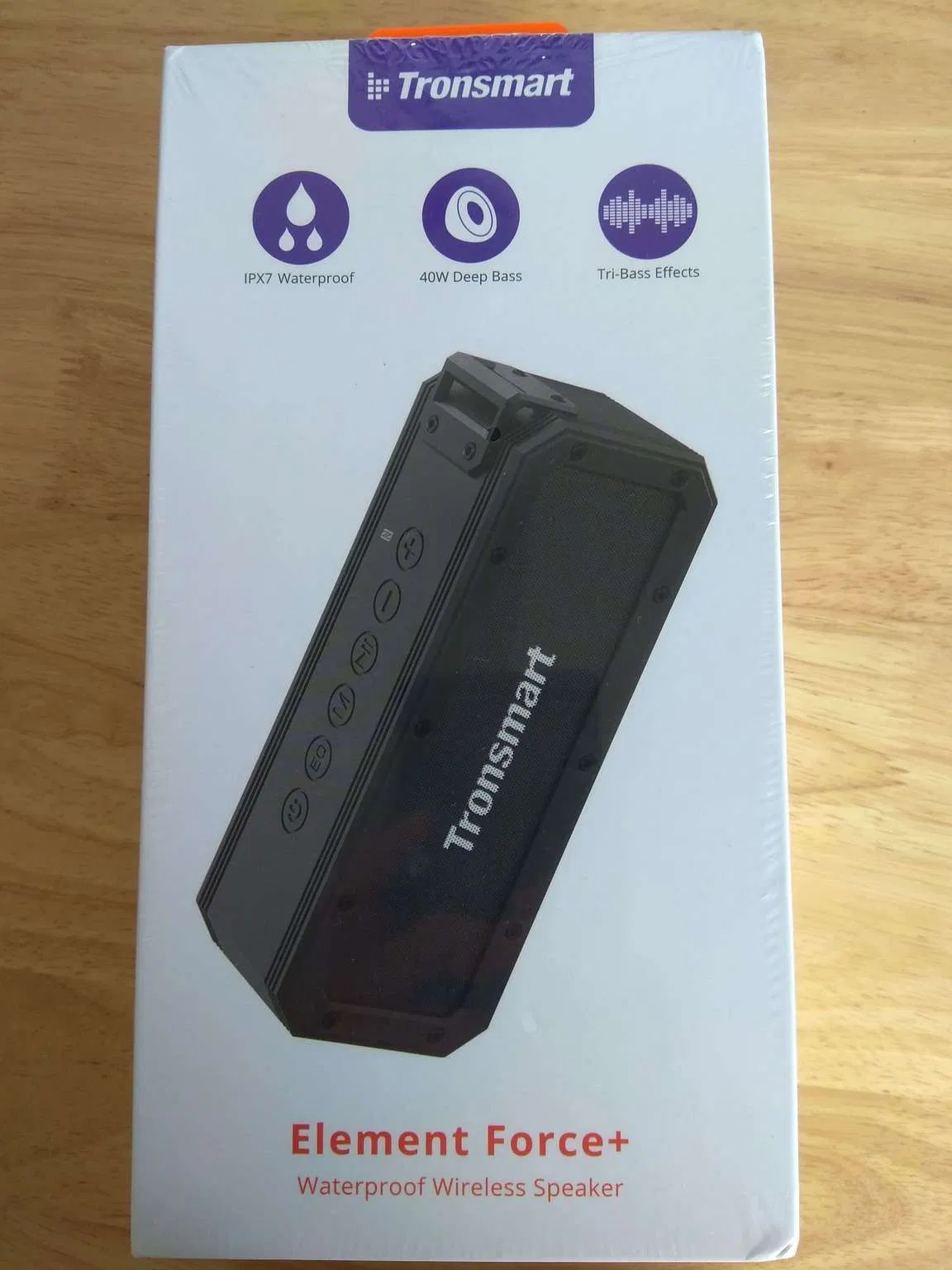 Mặt trước vỏ hộp loa bluetooth Tronsmart Element SoundPulse Force+ (Ảnh : BlogAnChoi)