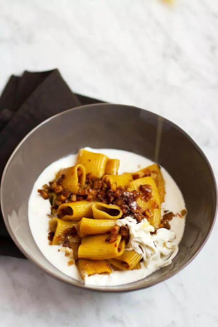 Mỳ ống Mezzi Paccheri với saffron Mỳ ống Mezzi Paccheri với saffron