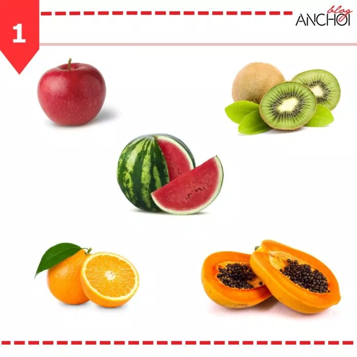 Ngày đầu tiên, bạn cần nạp vào cơ thể thật nhiều trái cây như: táo, kiwi, dưa hấu, cam, đu đủ...