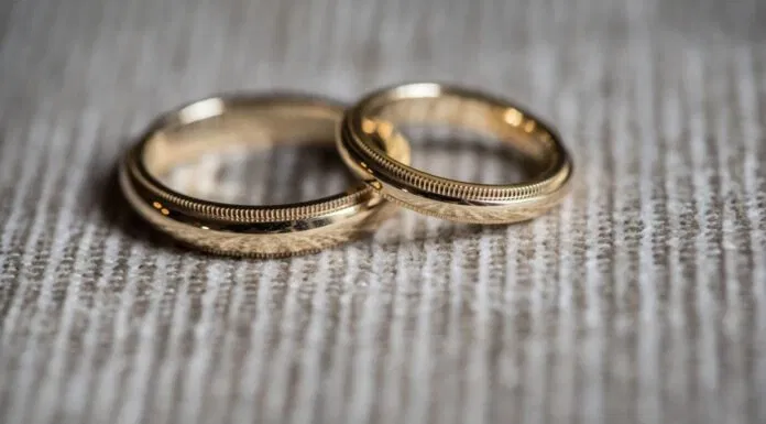 nhẫn cưới hình xăm tattoo rings