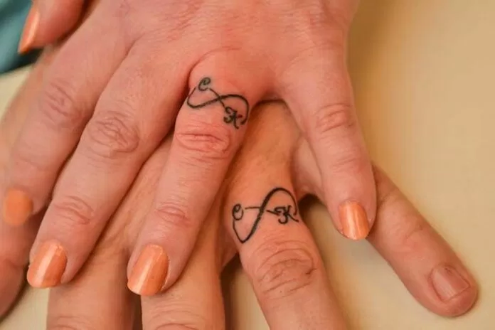 nhẫn cưới hình xăm tattoo rings