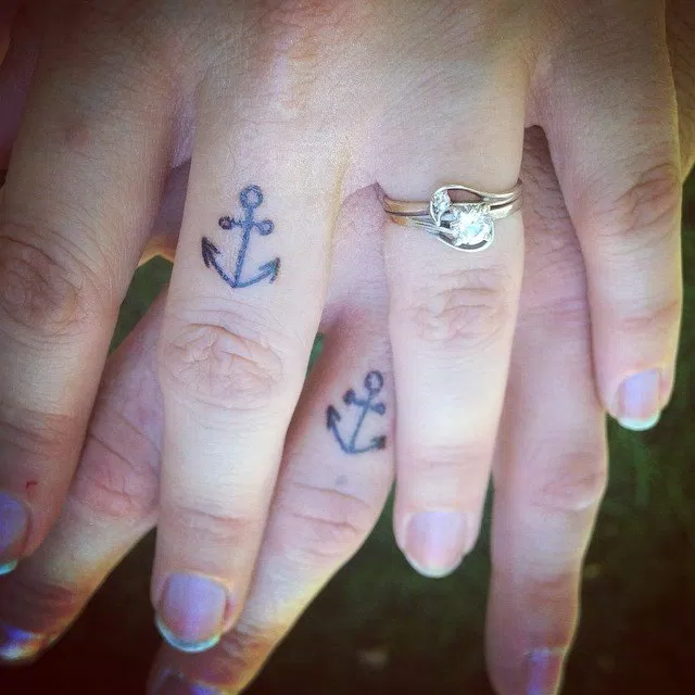 nhẫn cưới hình xăm tattoo rings