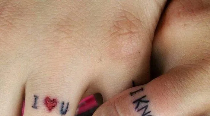 nhẫn cưới hình xăm tattoo rings