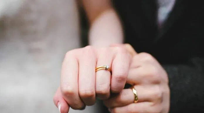 nhẫn cưới hình xăm tattoo rings