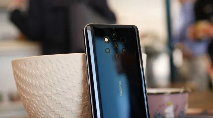 Nokia 9 Pureview với 5 camera ở mặt lưng