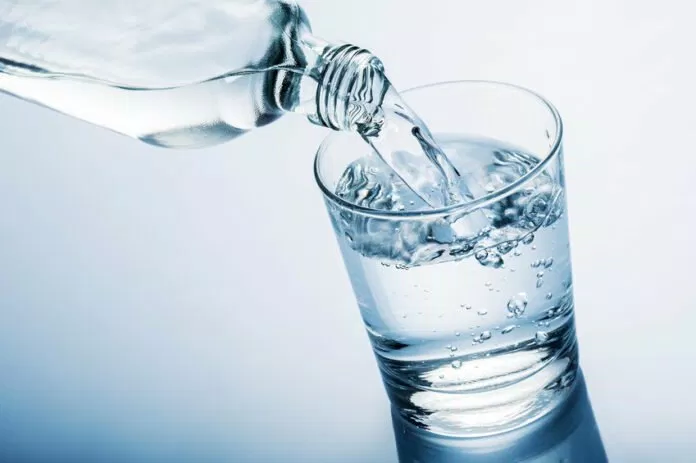 Uống nhiều nước để có đủ năng lượng hoạt động mỗi ngày Uống nhiều nước để có đủ năng lượng hoạt động mỗi ngày