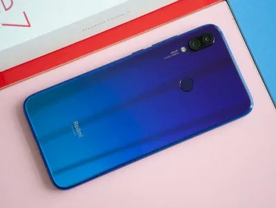 Mặt lưng của Redmi Note 7