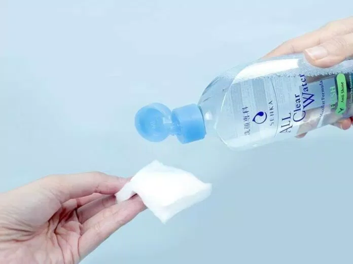 Nước tẩy trang Senka All Clear Water Fresh không gây nhờn dính khó chịu trên da
