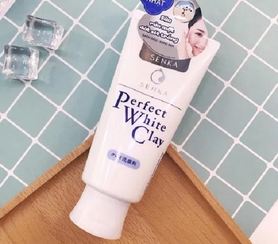 Sữa rửa mặt giúp da thêm trắng sáng