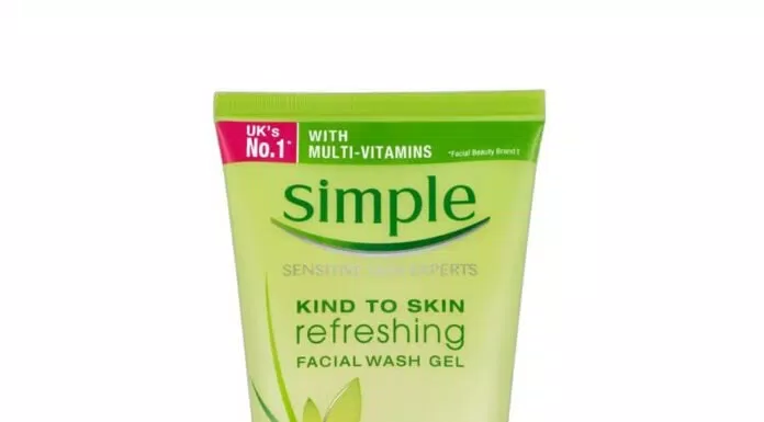 Simple kind to skin refreshing facial wash gel dành riêng cho làn da nhạy cảm. (Nguồn ảnh: Internet)
