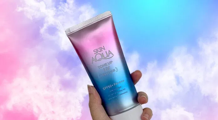 Kem chống nắng Sunplay Skin Aqua Tone Up UV Essence giúp nâng tông da nhẹ.