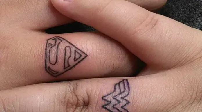 nhẫn cưới hình xăm tattoo rings