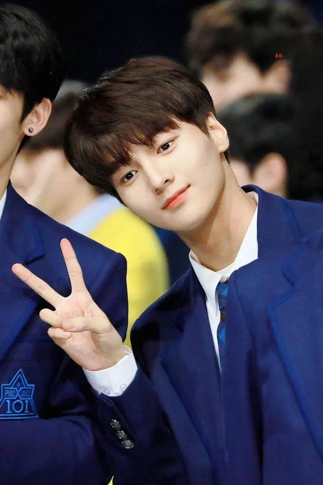 Lộ diện những gương mặt đầu tiên tham gia “Produce X101”: Từ nam thần 6 múi đến center “nhóc tì”!