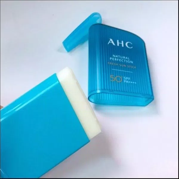 Review kem chống nắng dạng thỏi AHC Natural Perfection Fresh Sun Stick - BlogAnChoi