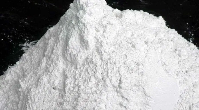 Cao lanh hay còn gọi là đất sét trắng đã được ứng dụng vào việc làm đẹp từ thời xa xưa. (nguồn: Internet)