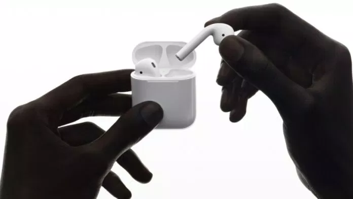 Thiết kế gọn nhẹ cùng khả năng kết nối true wireless của Airpods được nhiều người lựa chọn