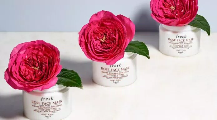 Mặt nạ hoa hồng Fresh giúp cấp ẩm và khôi phục sức sống cho làn da mệt mỏi.