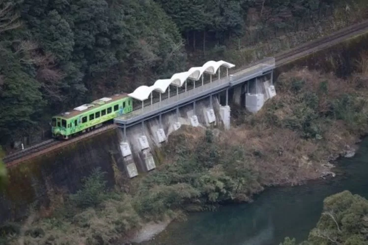 Ga tàu 6