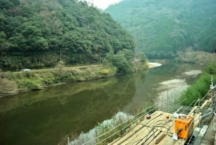 Ga tàu 4