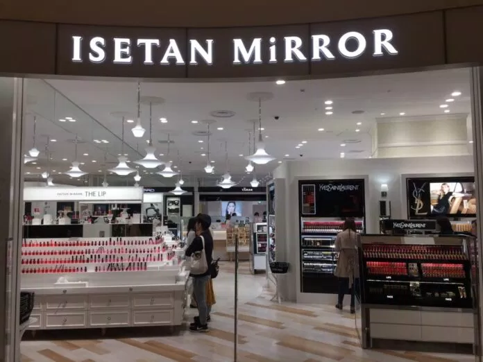 Cửa hàng Isetan Mirror