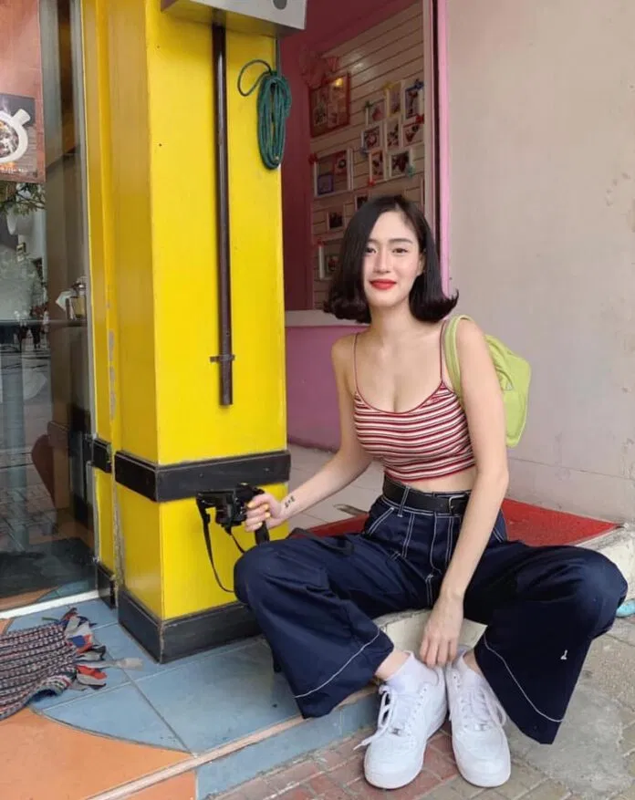 Kiểu áo hai dây