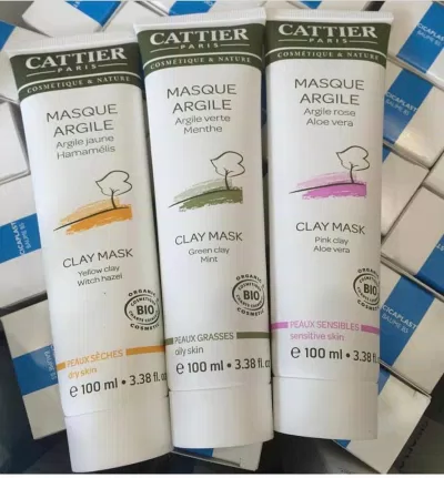 Mặt nạ đất sét Cattier Clay Mask có tận 3 phiên bản cho các loại da khác nhau. (nguồn: Internet)