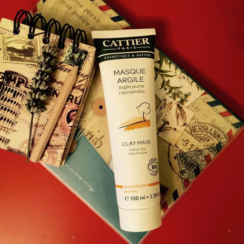 Cattier Clay Mask vàng dành cho da khô nên thiên về dưỡng ẩm. (nguồn: Internet)