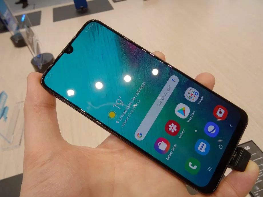 Màn hình Infinity-V của Galaxy A50