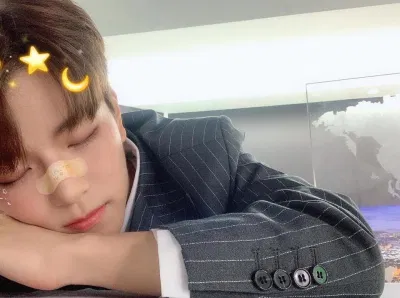 Thành viên cũng đã đăng tải hình ảnh lên Instagram chính thức của nhóm để ăn mừng cho #Miroh1stWin (Ảnh: @realstraykids)