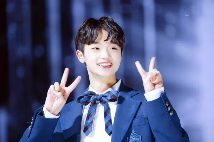 Khẩu hiệu khi tham gia Produce X101 là: "Hãy debut và thăm ba mẹ vào cuối tuần nào!" (Ảnh: Twitter)