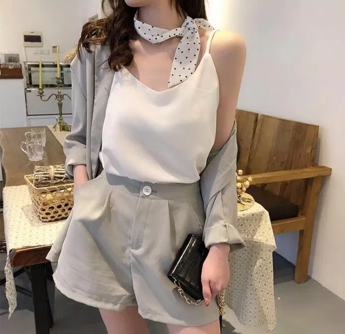Áo hai dây lụa