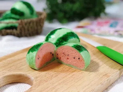 Bánh bao dưa hấu vị lá dứa