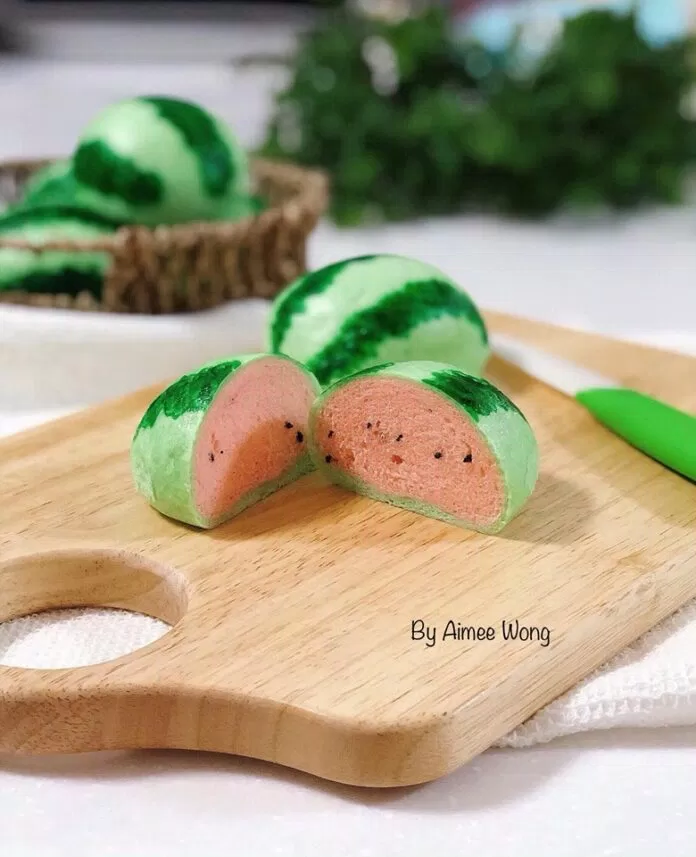 Bánh bao dưa hấu vị lá dứa