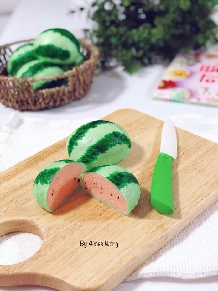 Bánh bao dưa hấu vị lá dứa