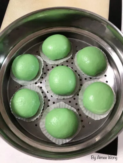 Bánh bao dưa hấu vị lá dứa