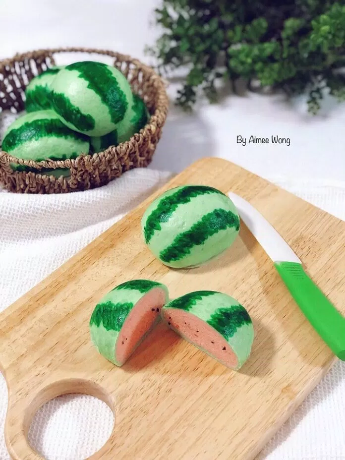 Bánh bao dưa hấu vị lá dứa
