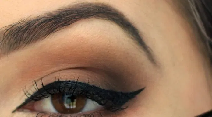 Bút dạ kẻ mắt BH Cosmetics BH Liquid Eyeliner