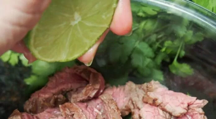 Cách làm salad thịt bò kiểu Thái lạ miệng đơn giản ngay tại nhà