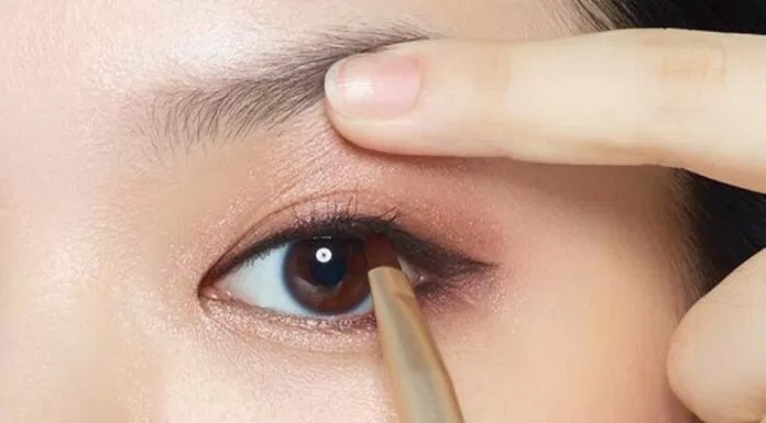 Nên lựa chọn eyeliner phù hợp với tình trạng mắt
