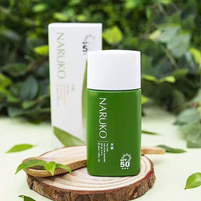 Naruko Tea Tree Anti-Acne Sunscreen có thiết kế tương tự hầu hết các sản phẩm thuộc dòng tràm trà. (nguồn: Internet)