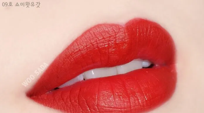 Làm sáng da và màu răng, tạo cảm giác quyến rũ và thu hút là những điểm cộng lớn của màu son này (nguồn: Internet)