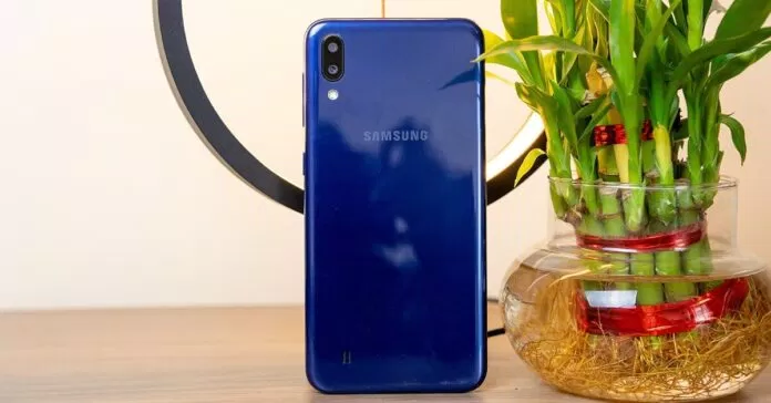Camera kép trên Galaxy M10