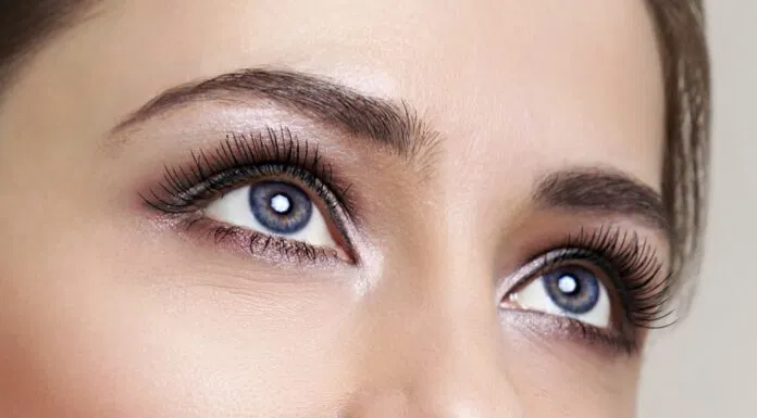 Thành quả sau khi chải mascara thật ấn tượng