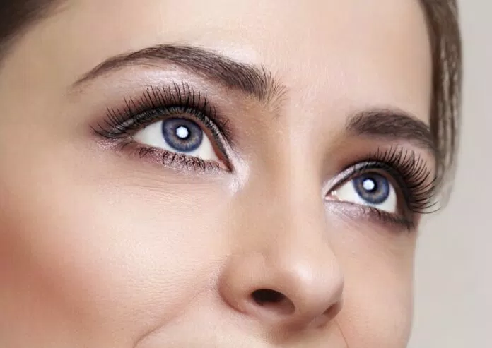 Thành quả sau khi chải mascara thật ấn tượng