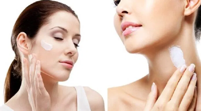 Thoa kem chống nắng vào cả vùng cổ