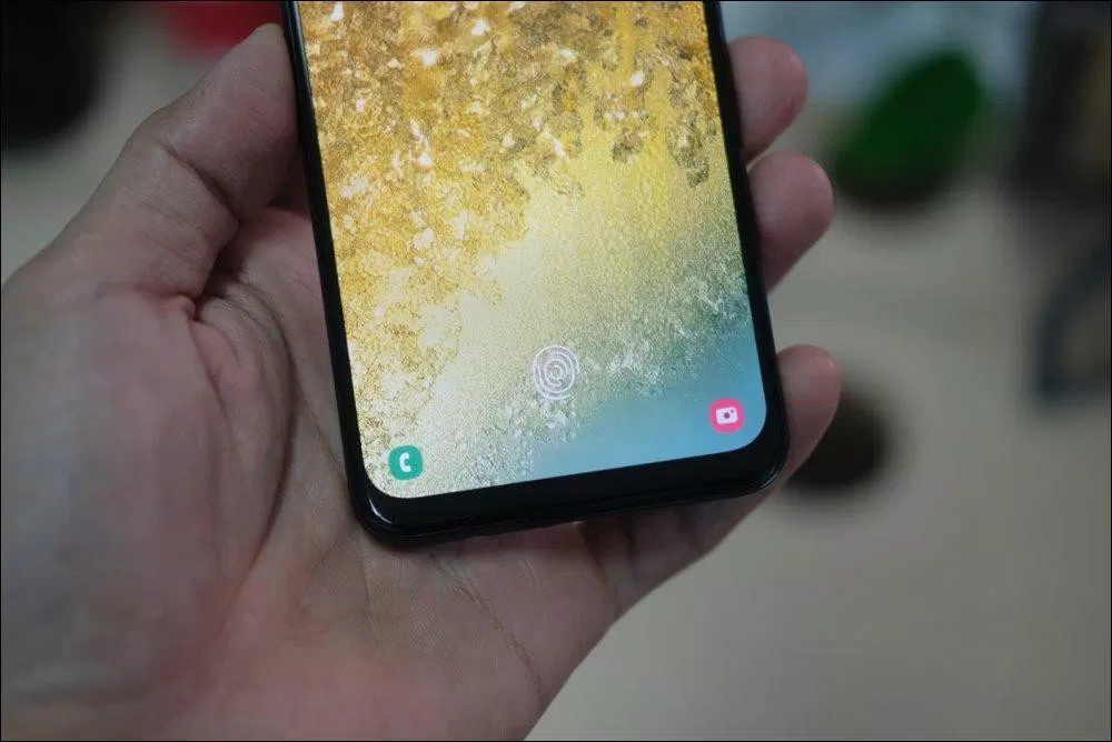 Vân tay trong màn hình của Galaxy A50 vẫn còn nhiều thiếu sót